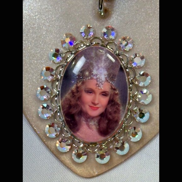 Tarina Tarantino Wizard of Oz Glenda the Good Witch Set of 2 Pink Original NWOT - Picture 8 of 16